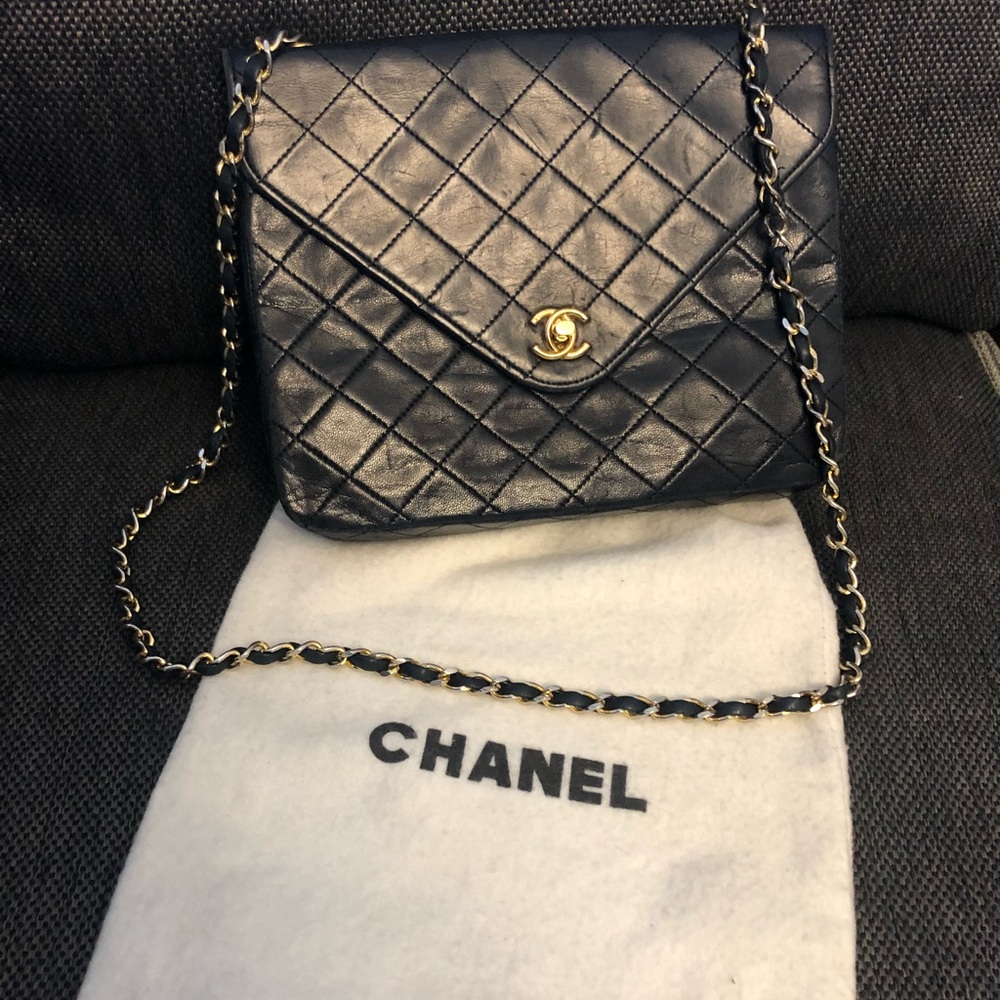 TRADED vintage AUTHENTIC Chanel classic flap - Picture 1 of 8